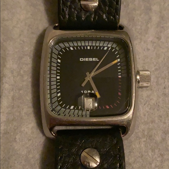 Watch - Picture 2 of 2